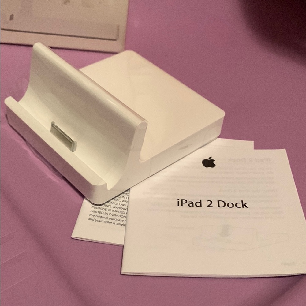 Apple iPad 2 Dock - White